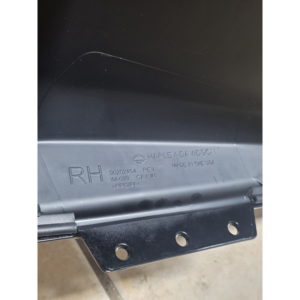 OEM 23 CVO 24-26 Harley Touring Street Glide Saddlebag Lids Set Vivid Black - Picture 6 of 8